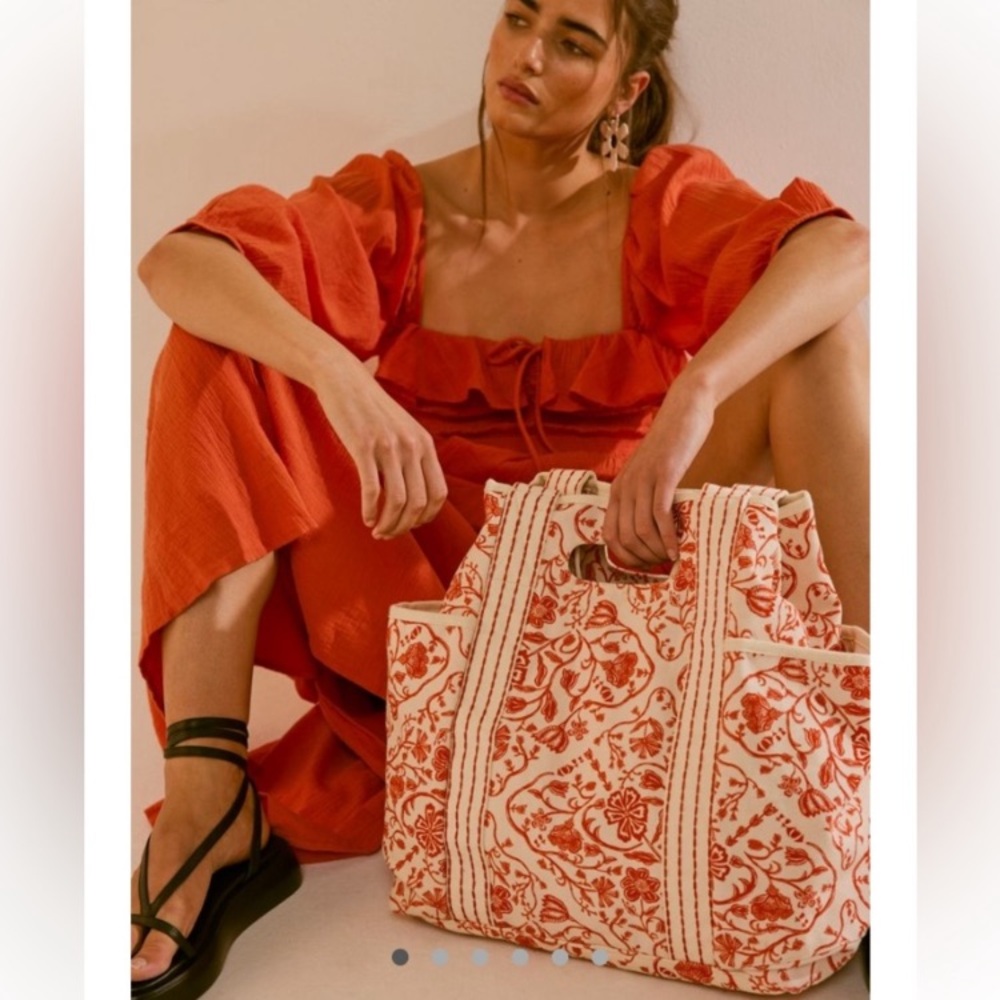 FREE PEOPLE Printed Caravan Tote Bag in Red Tile